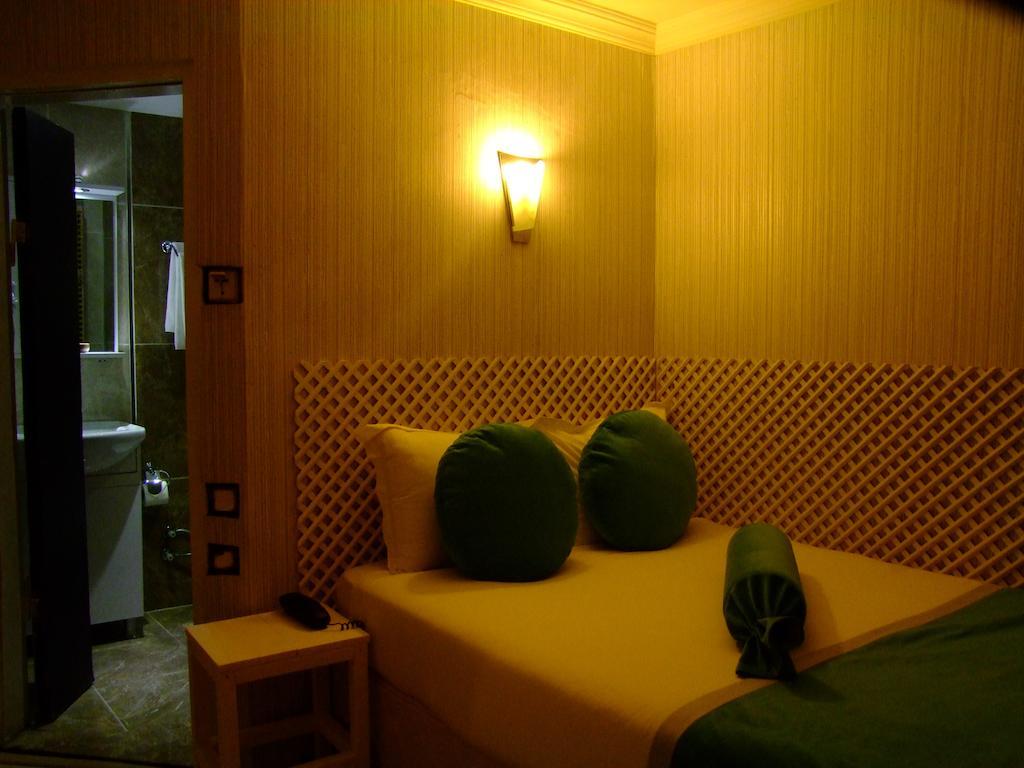Hotel Ishakpasa Konagi Istambul Quarto foto