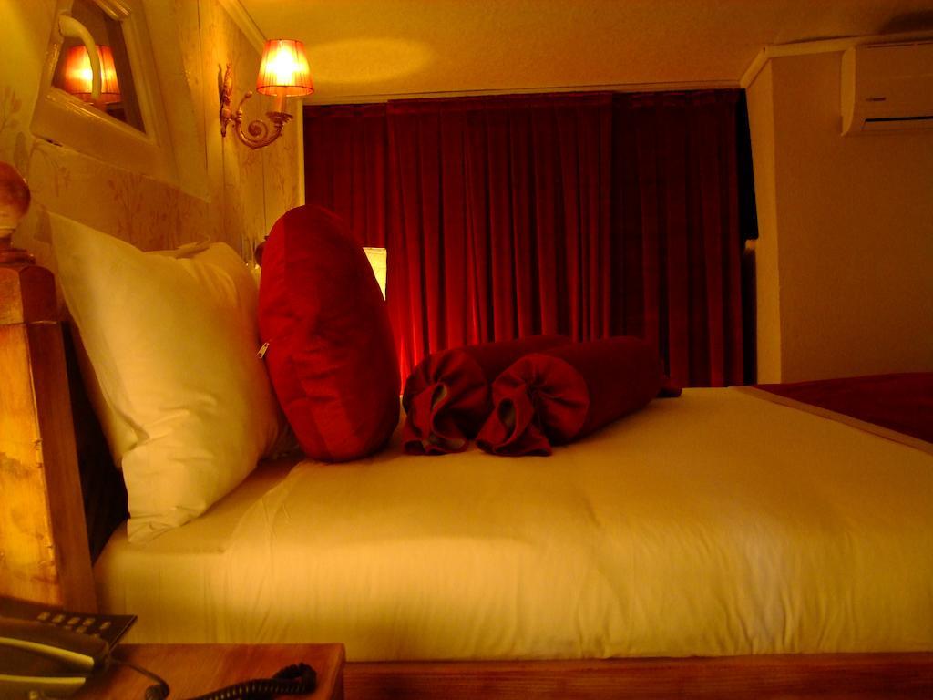 Hotel Ishakpasa Konagi Istambul Quarto foto